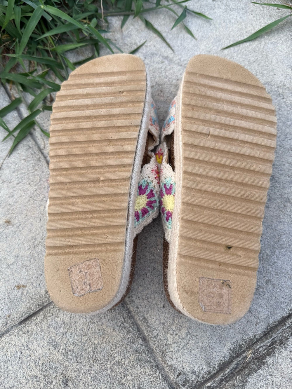 D L 1990 Woven Crochet Cross-Strap Slide Sandals - Multicolor Floral 9 40 S 169 - Picture 8 of 10